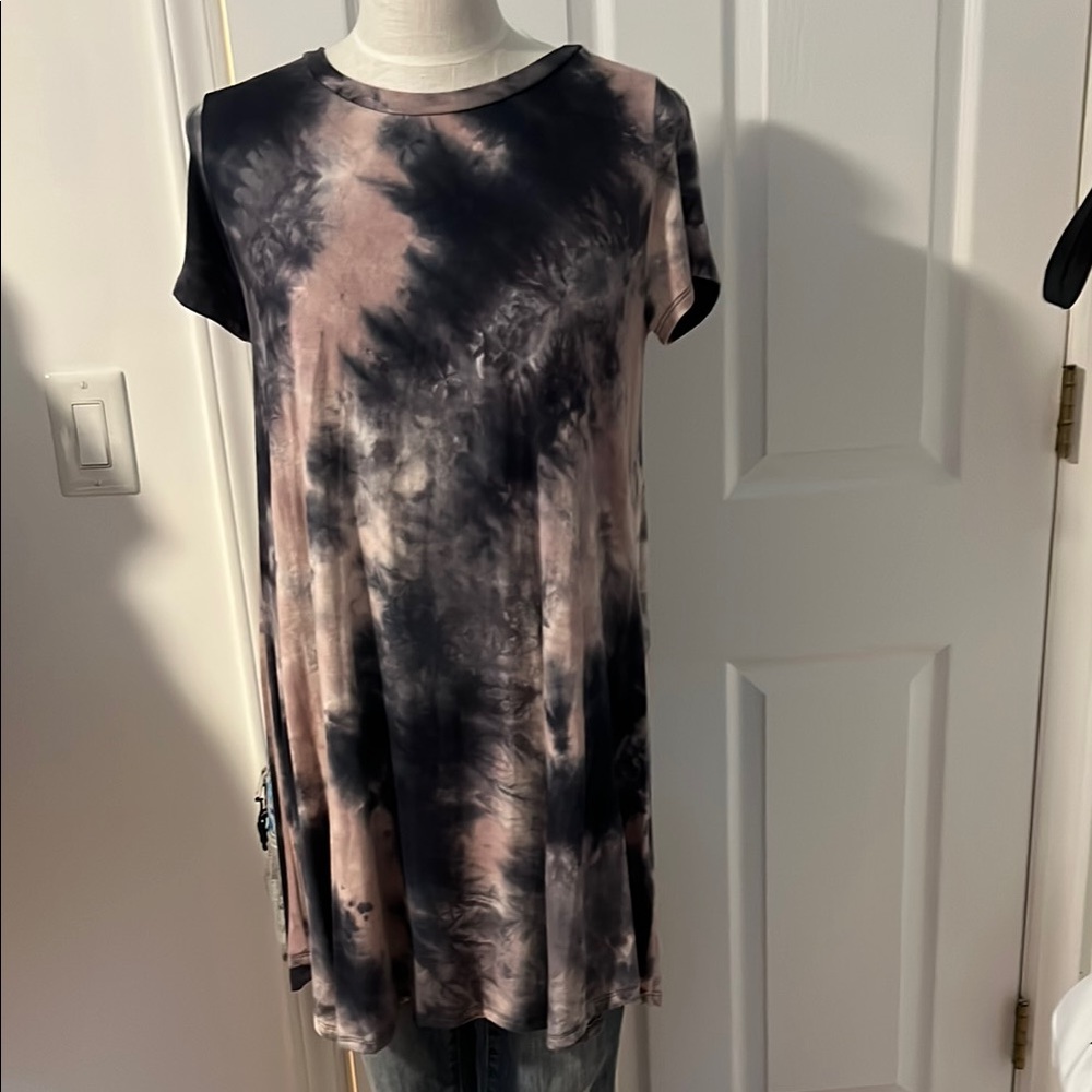 Ginger G Black and Pink Relaxed Tunic with Asymmetrical Style